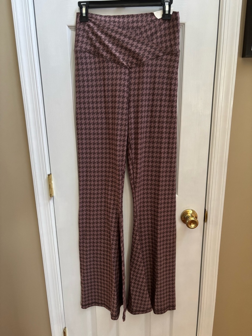 Aerie High-Waist Houndstooth Flare Leggings in Brown, Size XL, NWT - Picture 2 of 4